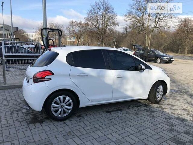 Пежо 208, объемом двигателя 1.2 л и пробегом 77 тыс. км за 9500 $, фото 7 на Automoto.ua