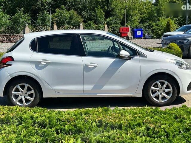 Пежо 208, об'ємом двигуна 1.2 л та пробігом 71 тис. км за 9990 $, фото 7 на Automoto.ua