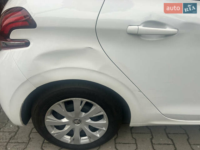 Пежо 208, объемом двигателя 1.2 л и пробегом 118 тыс. км за 8100 $, фото 32 на Automoto.ua
