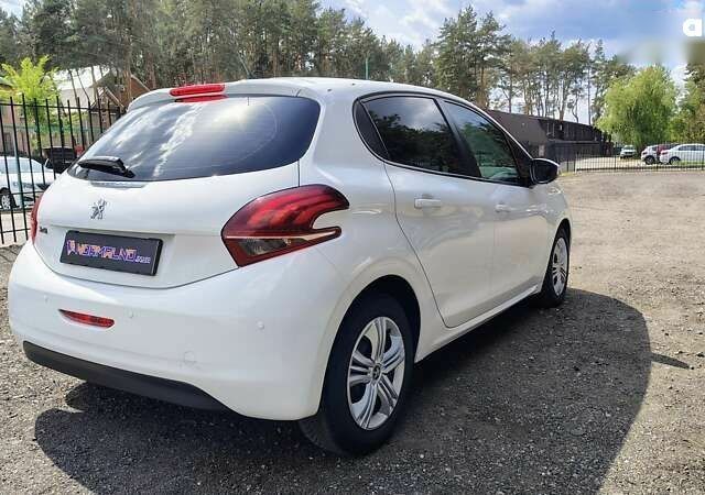 Пежо 208, объемом двигателя 1.6 л и пробегом 168 тыс. км за 7999 $, фото 5 на Automoto.ua