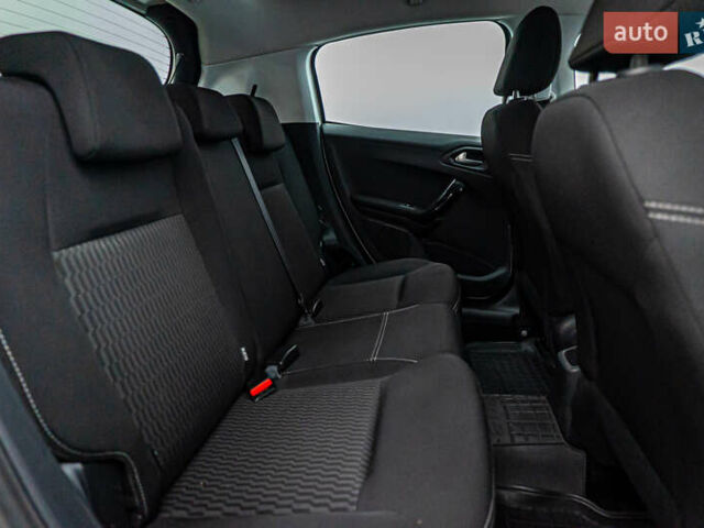 Пежо 208, объемом двигателя 1.2 л и пробегом 125 тыс. км за 8212 $, фото 17 на Automoto.ua