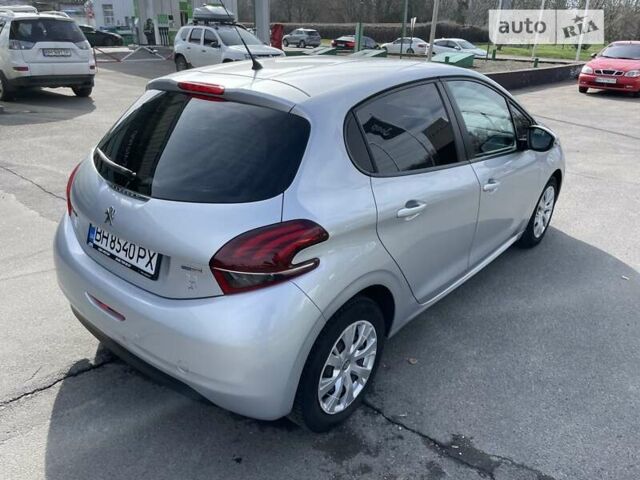 Пежо 208, объемом двигателя 1.2 л и пробегом 155 тыс. км за 7999 $, фото 4 на Automoto.ua