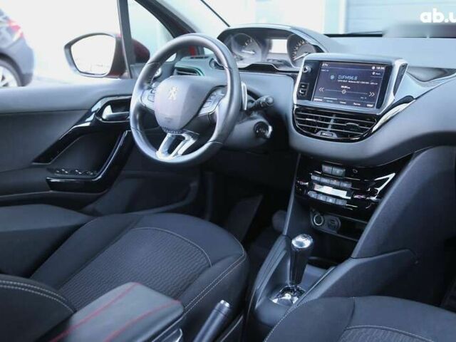 Пежо 208, объемом двигателя 1.2 л и пробегом 95 тыс. км за 9500 $, фото 12 на Automoto.ua