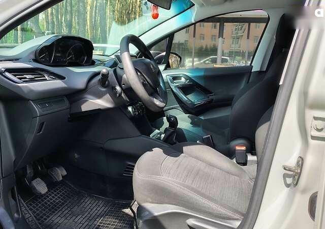 Пежо 208, объемом двигателя 1.6 л и пробегом 168 тыс. км за 7999 $, фото 8 на Automoto.ua