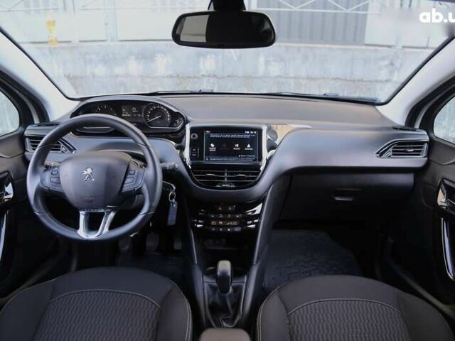 Пежо 208, объемом двигателя 1.5 л и пробегом 55 тыс. км за 12000 $, фото 12 на Automoto.ua