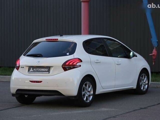 Пежо 208, объемом двигателя 1.5 л и пробегом 55 тыс. км за 12000 $, фото 6 на Automoto.ua