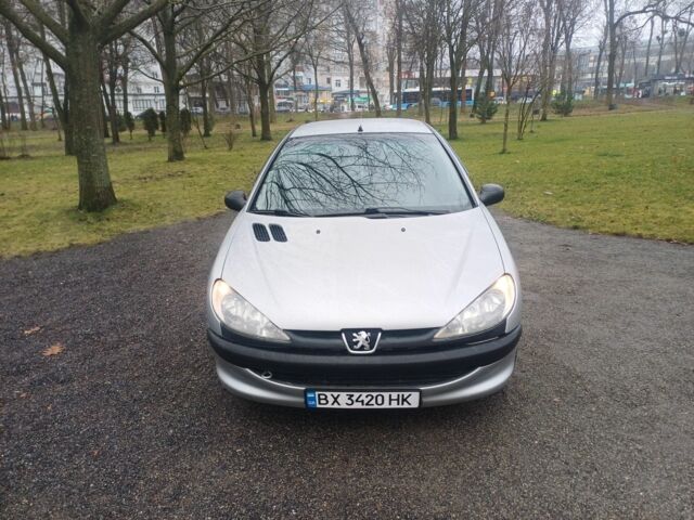 Сірий Пежо 208, об'ємом двигуна 1.4 л та пробігом 230 тис. км за 2349 $, фото 2 на Automoto.ua