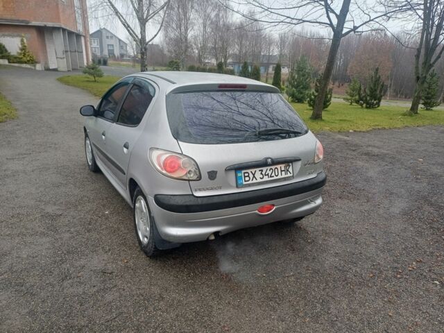 Сірий Пежо 208, об'ємом двигуна 1.4 л та пробігом 230 тис. км за 2349 $, фото 4 на Automoto.ua