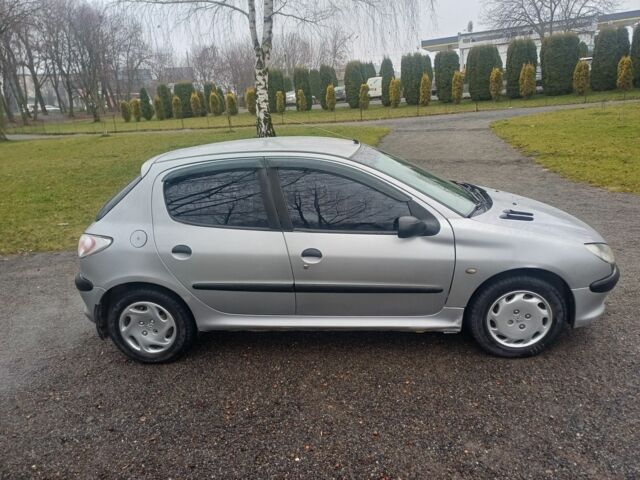 Сірий Пежо 208, об'ємом двигуна 1.4 л та пробігом 230 тис. км за 2349 $, фото 3 на Automoto.ua