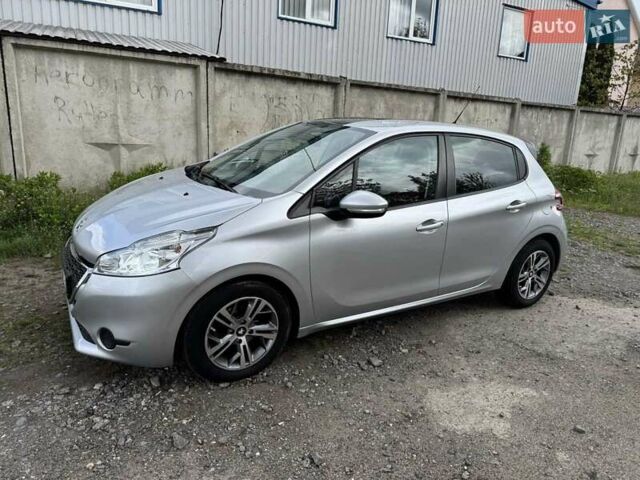 Серый Пежо 208, объемом двигателя 1.4 л и пробегом 165 тыс. км за 6500 $, фото 3 на Automoto.ua