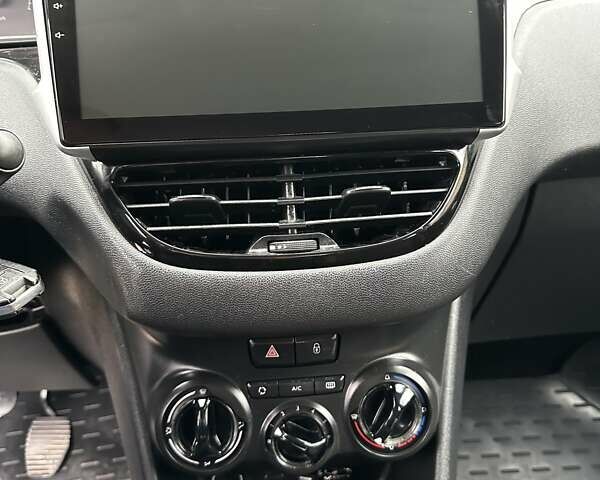 Серый Пежо 208, объемом двигателя 1.4 л и пробегом 192 тыс. км за 7200 $, фото 14 на Automoto.ua