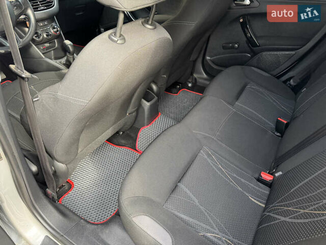 Серый Пежо 208, объемом двигателя 1.4 л и пробегом 197 тыс. км за 6000 $, фото 4 на Automoto.ua