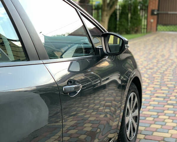 Сірий Пежо 208, об'ємом двигуна 1.4 л та пробігом 230 тис. км за 7300 $, фото 3 на Automoto.ua