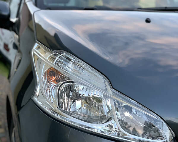 Сірий Пежо 208, об'ємом двигуна 1.4 л та пробігом 230 тис. км за 7300 $, фото 16 на Automoto.ua