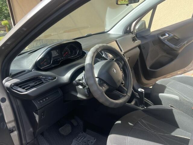 Сірий Пежо 208, об'ємом двигуна 1.4 л та пробігом 98 тис. км за 8200 $, фото 3 на Automoto.ua