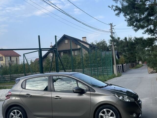 Сірий Пежо 208, об'ємом двигуна 1.4 л та пробігом 98 тис. км за 8200 $, фото 7 на Automoto.ua