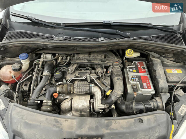 Сірий Пежо 208, об'ємом двигуна 1.4 л та пробігом 246 тис. км за 8000 $, фото 13 на Automoto.ua