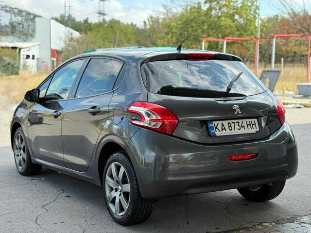 Серый Пежо 208, объемом двигателя 1.6 л и пробегом 160 тыс. км за 5900 $, фото 2 на Automoto.ua