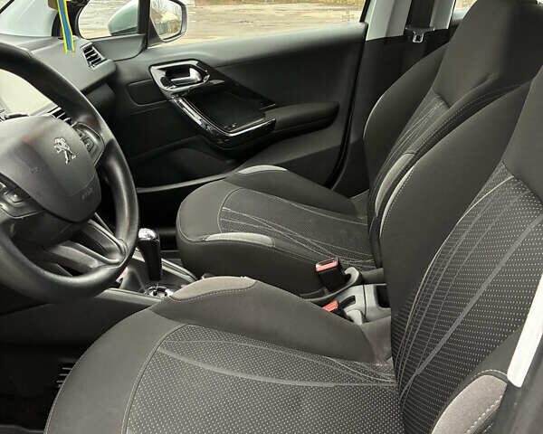 Сірий Пежо 208, об'ємом двигуна 1.4 л та пробігом 246 тис. км за 8000 $, фото 10 на Automoto.ua