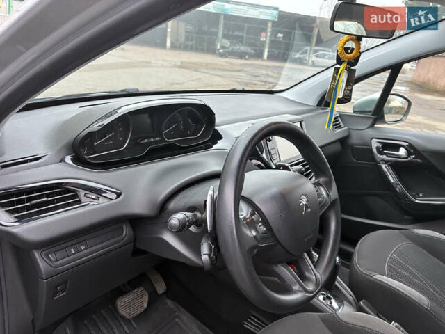 Сірий Пежо 208, об'ємом двигуна 1.4 л та пробігом 246 тис. км за 8000 $, фото 12 на Automoto.ua