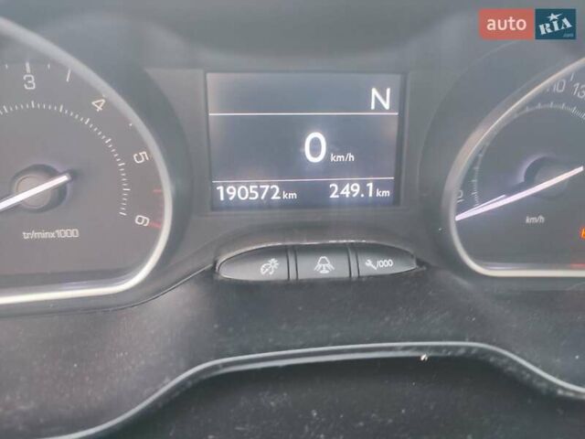 Серый Пежо 208, объемом двигателя 1.57 л и пробегом 190 тыс. км за 7700 $, фото 10 на Automoto.ua