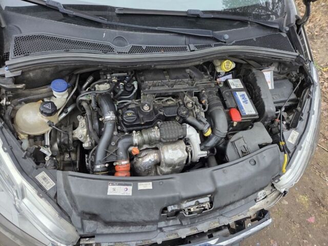 Серый Пежо 208, объемом двигателя 1.6 л и пробегом 90 тыс. км за 4999 $, фото 7 на Automoto.ua