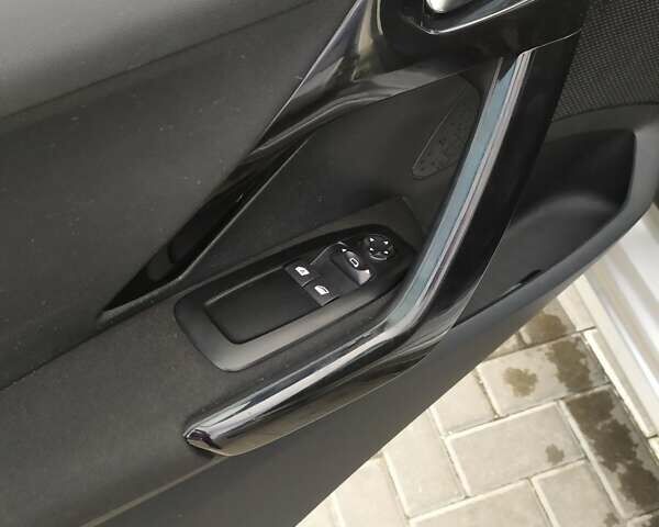 Пежо 208 2013 в Днепре (Днепропетровске) на Automoto.ua Серый Пежо 208, объемом двигателя 1.2 л и пробегом 175 тыс. км за 6200 $, фото 11 на Automoto.ua