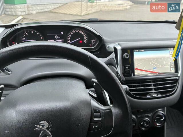 Сірий Пежо 208, об'ємом двигуна 1.4 л та пробігом 246 тис. км за 8000 $, фото 16 на Automoto.ua