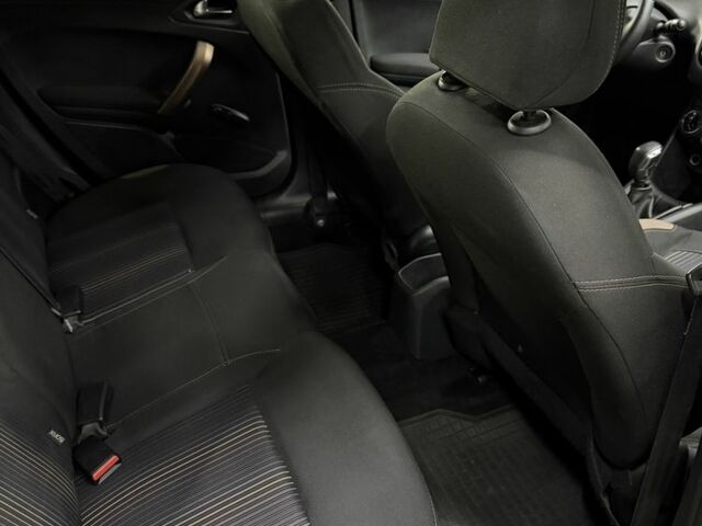 Серый Пежо 208, объемом двигателя 1.4 л и пробегом 258 тыс. км за 6700 $, фото 5 на Automoto.ua