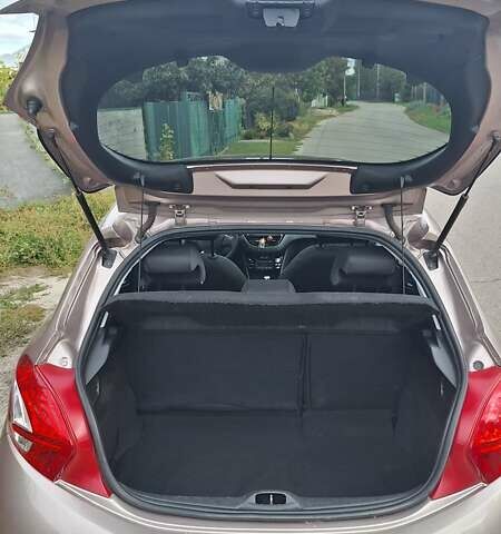 Сірий Пежо 208, об'ємом двигуна 1.6 л та пробігом 81 тис. км за 9900 $, фото 14 на Automoto.ua
