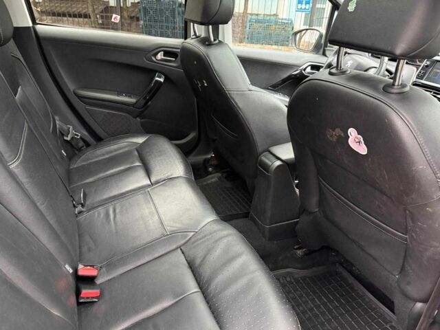 Серый Пежо 208, объемом двигателя 1.6 л и пробегом 136 тыс. км за 6390 $, фото 20 на Automoto.ua