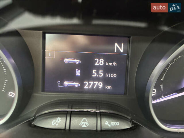 Сірий Пежо 208, об'ємом двигуна 1.4 л та пробігом 246 тис. км за 8000 $, фото 17 на Automoto.ua