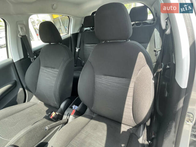 Серый Пежо 208, объемом двигателя 1 л и пробегом 123 тыс. км за 4400 $, фото 12 на Automoto.ua