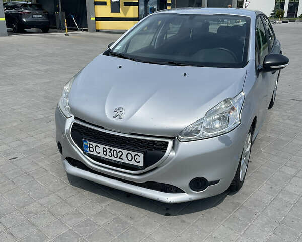 Серый Пежо 208, объемом двигателя 1 л и пробегом 123 тыс. км за 4400 $, фото 7 на Automoto.ua