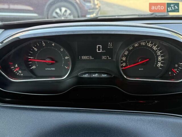 Серый Пежо 208, объемом двигателя 1.2 л и пробегом 118 тыс. км за 5900 $, фото 14 на Automoto.ua