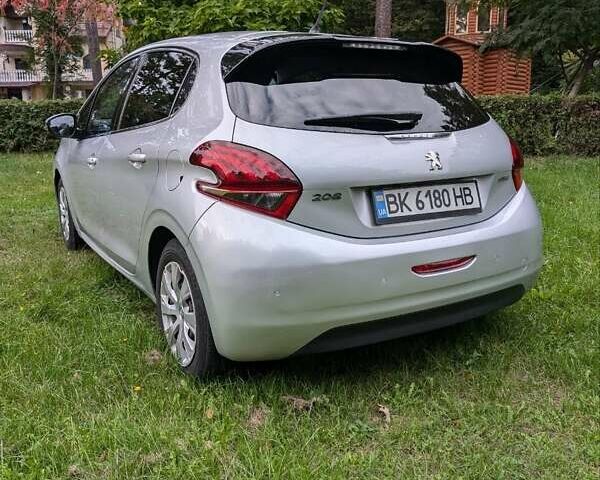 Серый Пежо 208, объемом двигателя 1.6 л и пробегом 219 тыс. км за 7800 $, фото 2 на Automoto.ua