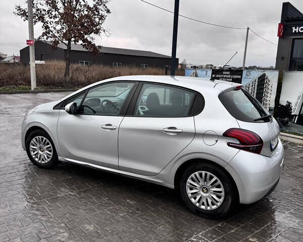 Сірий Пежо 208, об'ємом двигуна 1 л та пробігом 88 тис. км за 8100 $, фото 1 на Automoto.ua