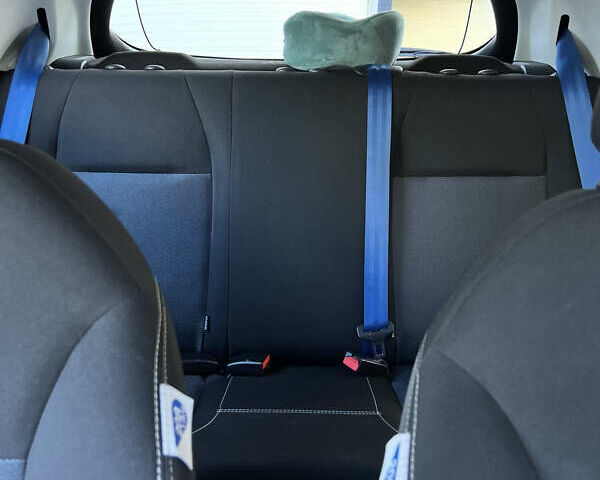 Сірий Пежо 208, об'ємом двигуна 1 л та пробігом 88 тис. км за 8100 $, фото 12 на Automoto.ua