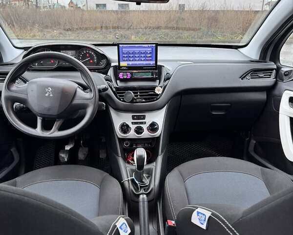 Сірий Пежо 208, об'ємом двигуна 1 л та пробігом 88 тис. км за 8100 $, фото 7 на Automoto.ua