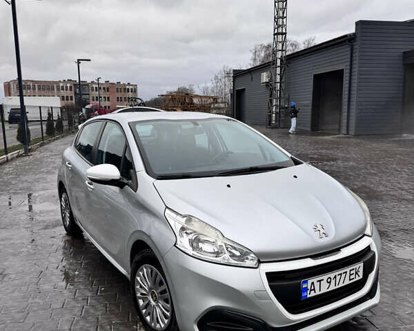 Сірий Пежо 208, об'ємом двигуна 1 л та пробігом 88 тис. км за 8100 $, фото 2 на Automoto.ua
