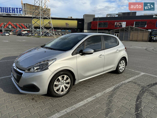 Серый Пежо 208, объемом двигателя 1.2 л и пробегом 119 тыс. км за 8500 $, фото 3 на Automoto.ua