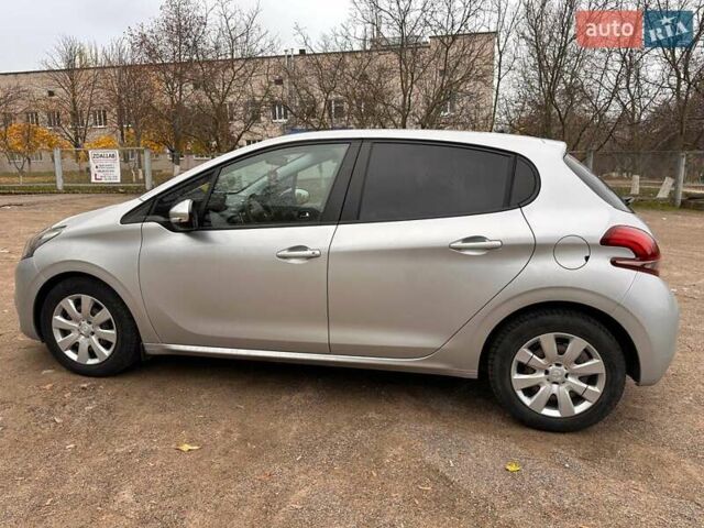 Серый Пежо 208, объемом двигателя 1.2 л и пробегом 172 тыс. км за 8700 $, фото 4 на Automoto.ua