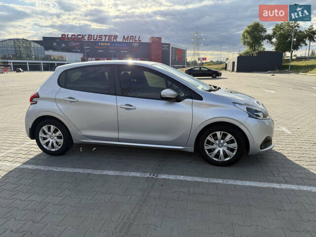 Серый Пежо 208, объемом двигателя 1.2 л и пробегом 119 тыс. км за 8500 $, фото 6 на Automoto.ua
