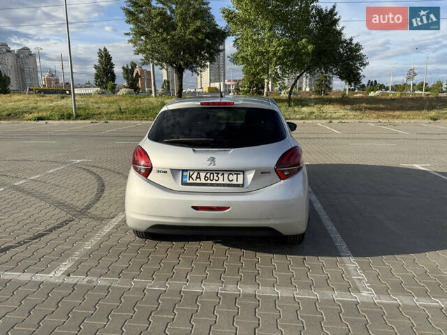 Серый Пежо 208, объемом двигателя 1.2 л и пробегом 119 тыс. км за 8500 $, фото 4 на Automoto.ua