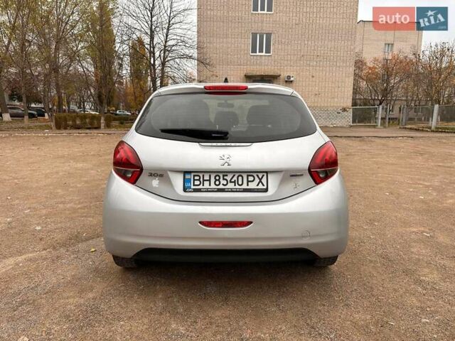 Серый Пежо 208, объемом двигателя 1.2 л и пробегом 172 тыс. км за 8700 $, фото 9 на Automoto.ua