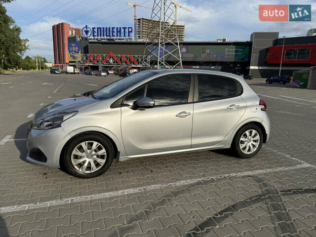 Серый Пежо 208, объемом двигателя 1.2 л и пробегом 119 тыс. км за 8500 $, фото 2 на Automoto.ua