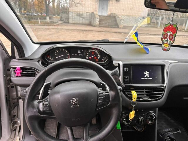 Серый Пежо 208, объемом двигателя 1.2 л и пробегом 172 тыс. км за 8700 $, фото 5 на Automoto.ua