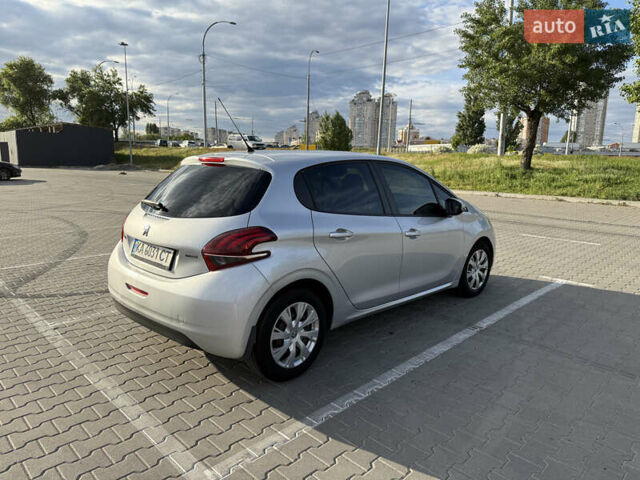 Серый Пежо 208, объемом двигателя 1.2 л и пробегом 119 тыс. км за 8500 $, фото 5 на Automoto.ua