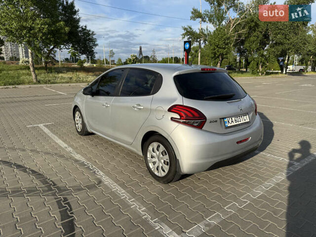 Серый Пежо 208, объемом двигателя 1.2 л и пробегом 119 тыс. км за 8500 $, фото 1 на Automoto.ua