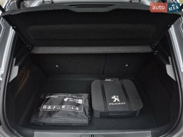 Сірий Пежо 208, об'ємом двигуна 0 л та пробігом 110 тис. км за 15107 $, фото 19 на Automoto.ua